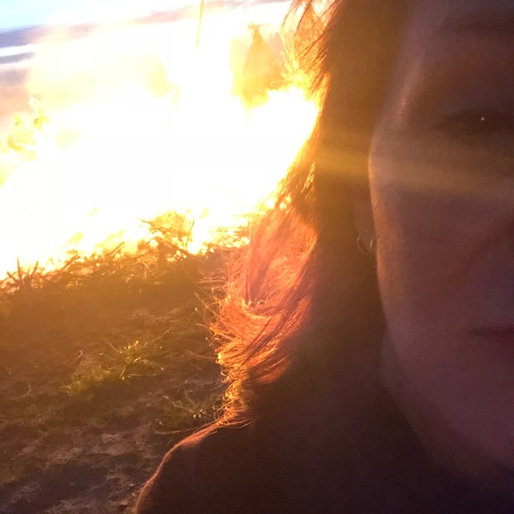 Meet your Posher, Beth - Picture 1 of 1